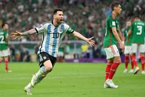 Ngăn cản Lionel Messi thách thức cực lớn với hàng thủ của Ba Lan.