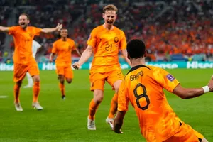Tuyển Hà Lan trên đường phá bỏ lời nguyền nửa thế kỷ.