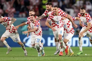 Croatia lần thứ 7 trong 8 trận knock-out gần nhất tại các giải đấu lớn phải bước vào hiệp phụ, lần thứ 3 liên tiếp thắng sau loạt sút luân lưu tại World Cup.