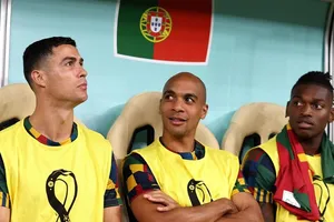 Cristiano Ronaldo lần đầu không đá chính tại một giải đấu chính thức kể từ năm 2008.