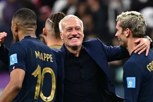 Ngay sau niềm vui vào chung kết, HLV Didier Deschamps bắt tay vào công tác chuẩn bị.
