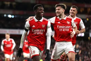 Chiến thắng thứ 10 liên tiếp trên sân nhà giúp Arsenal tạo cách biệt 7 điểm ở ngôi đầu.