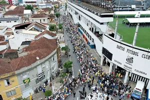 Thành phố ven biển Santos của Brazil đã bắt đầu 24 giờ không ngủ từ sáng thứ hai.