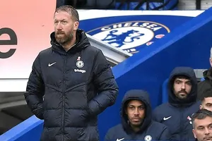 Đoàn quân của HLV Graham Potter gần như đã buông cờ trắng đầu hàng trong cuộc cạnh tranh chức vô địch. 