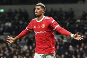 Marcus Rashford đang đạt phong độ ghi bàn rất cao, nhưng “xui” cho anh là Man.United vừa áp mức lương trần.