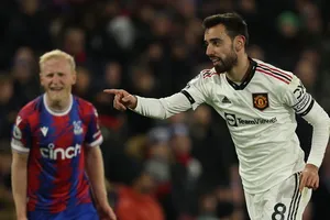 Bruno Fernandes tiếp tục chói sáng với bàn mở tỷ số cho Man.United.