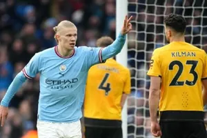 Erling Haaland phá vỡ kỷ lục cầu thủ lập 4 hat-trick nhanh nhất tại Premier League.
