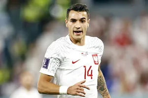 Arsenal đã hoàn tất ký kết với hậu vệ tuyển thủ Ba Lan, Jakub Kiwior từ Spezia