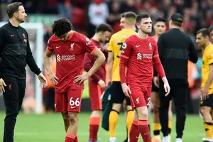 Liverpool thua tủi hổ 0-3 trên sân một đối thủ đang trong cuộc chiến trụ hạng như Wolves.
