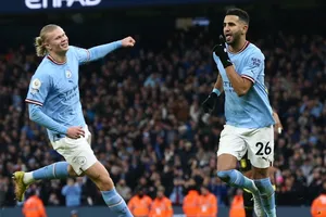 Man.City đánh bại Aston Villa 3-1, thu hẹp cách biệt với ngôi đầu của Arsenal xuống còn 3 điểm.