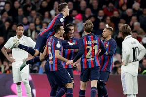 Barcelona rời sân Real Madrid với chiến thắng 1-0, tạo lợi thế rất lớn trước trận lượt về tại Camp Nou vào ngày 5-4.