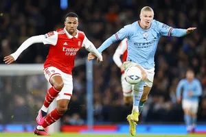 Cuộc đua danh hiệu gần như là 50-50 giữa Man.City và Arsenal.