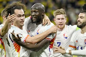 Tiền đạo Romelu Lukaku đã ghi một hat-trick giúp tuyển Bỉ giành chiến thắng 3-0 ngay trên sân Thụy Điển.