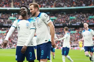 Harry Kane và Bukayo Saka mang về chiến thắng dễ dàng cho tuyển Anh.