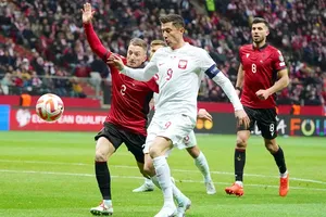 Tiền đạo Robert Lewandowski tiếp tục có một trận đấu mờ nhạt nhưng Ba Lan vẫn tìm được chiến thắng.