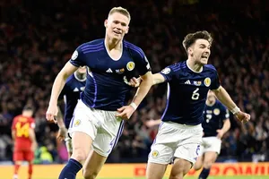 Scott McTominay ghi cú đúp giúp Scotland giành chiến thắng 2-0 đầy bất ngờ trước Tây Ban Nha.