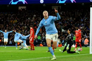 Erling Haaland tỏa sáng góp công vào 2 bàn thắng nhấn chìm Bayern Munich.