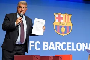 Trong cuộc họp báo do Barca tổ chức kéo dài 2 giờ vào thứ Hai, Joan Laporta tuyên bố đây là một chiến dịch bôi nhọ CLB.