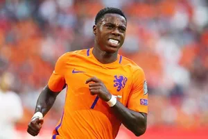 Tiền đạo Quincy Promes đã bị kết án 18 tháng tù sau khi bị kết tội đâm anh họ của mình.