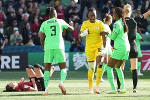 Thủ môn Chiamaka Nnadozie xuất sắc giúp Nigeria giành trận hòa quý giá 0-0 trước Canada.