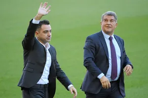 Chủ tịch Joan Laporta tin HLV Xavi là người giỏi nhất có thể giúp Barcelona thành công.