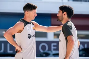 Tiền đạo Robert Lewandowski góp công lớn thuyết phục Ilkay Gundogan đến Barcelona.