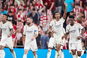 Jude Bellingham ra mắt như mơ cho Real Madrid khi ghi bàn trong chiến thắng 2-0 trên sân Athletic Bilbao.