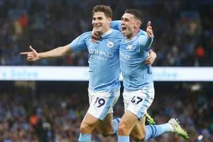 Julian Alvarez và Phil Foden đã chơi hay để giúp Man.City duy trì khởi đầu hoàn hảo.