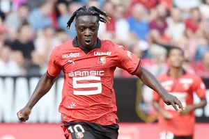 Cầu thủ chạy cánh Jeremy Doku sẵn sàng trở thành tân binh thứ 3 của Man.City.