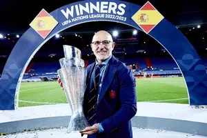 HLV Luis de la Fuente sau danh hiệu UEFA Nations League là áp lực phải thắng cùng Tây Ban Nha tại vòng loại Euro 2024.