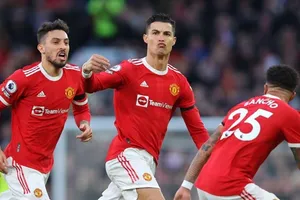 Cristiano Ronaldo ở một đẳng cấp khác tại Man.United nên bị đồng đội ghét bỏ.