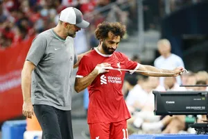 HLV Jurgen Klopp khó chịu khi liên tục bị hỏi về tương lai Mohamed Salah.
