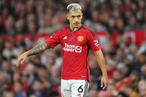 HLV Erik ten Hag thừa nhận chấn thương ảnh hưởng đến phong độ của Lisandro Martinez.