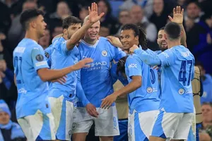 Đương kim vô địch Man.City vẫn đang quá mạnh để giành vé sớm.