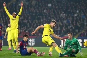 Barcelona sụp đổ khi để thua 3-5 ngay trên sân nhà trước Villarreal vào thứ Bảy.
