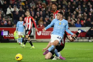 HLV Pep Guardiola gọi Phil Foden là một cầu thủ đặc biệt sau cú hat-trick của tiền vệ 23 tuổi.