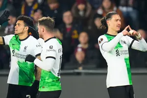 Darwin Nunez ghi 2 bàn giúp Liverpool đánh bại Sparta 5-1 và tiến một bước lớn tới tứ kết.