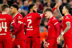 Liverpool hủy diệt Sparta Prague 6-1 tiến vào tứ kết với chiến thắng với tổng tỉ số 11-2.