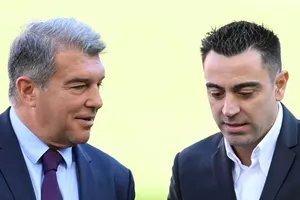 Chủ tịch Joan Laporta đã hé lộ chi tiết cách ông thuyết phục HLV Xavi Hernandez “thay đổi quyết định” rời Barcelona.