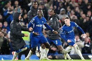 Cole Palmer lập cú đúp trong thời gian bù giờ giúp Chelsea thắng ngược dòng 4-3 trước Man.United.