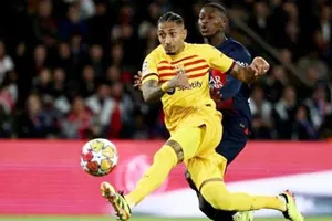 Raphinha sẵn sàng sắm vai chính khi Barcelona thực hiện nỗ lực cuối cùng để thách thức Real Madrid.