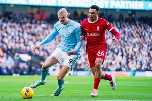 Trent Alexander-Arnold thừa nhận những thất bại của Liverpool và Arsenal cuối tuần trước chẳng khác nào đã trao chức vô địch cho Man.City.