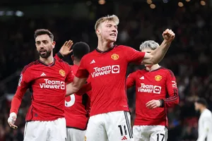Man.United đánh bại Sheffield United 4-2 để trở lại vị trí thứ 6.