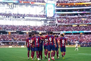 Đám đông khổng lồ xem trận giao hữu Barcelona và Real Madrid tại Mỹ trong mùa hè vừa qua.