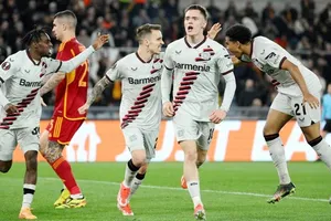 Leverkusen thắng 2-0 tại AS Roma để kéo dài chuỗi trận bất bại lên 47 trận trên mọi đấu trường.