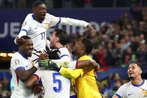 Sự hân hoan của các cầu thủ Pháp sau khi đánh bại Bồ Đào Nha ở loạt luân lưu