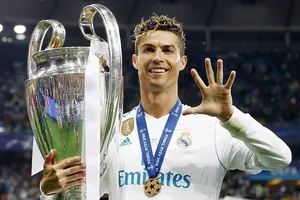 Cristiano Ronaldo là cầu thủ đầu tiên 5 lần vô địch giải đấu mang tên Champions League.