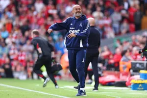 HLV Nuno Santo trong chuyến làm khách của Nottingham Forest đến sân Anfield