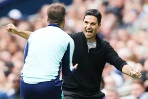 HLV Mikel Arteta đã được tưởng thưởng khi Arsenal giành chiến thắng quan trọng 1-0 tại Tottenham.