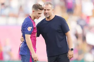 HLV Hansi Flick cảm thấy có lỗi khi khiến Fermin Lopez quá tại và chấn thương.